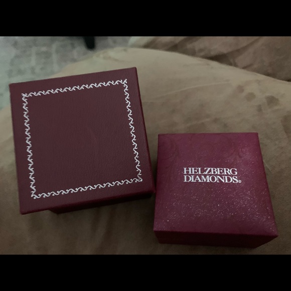 1/2 carat total weight 3 stone diamond necklace - Picture 4 of 4